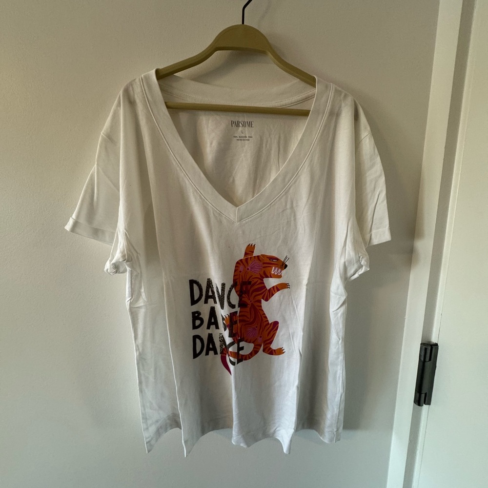 White shirt with print 100% pima cotton - Sz L